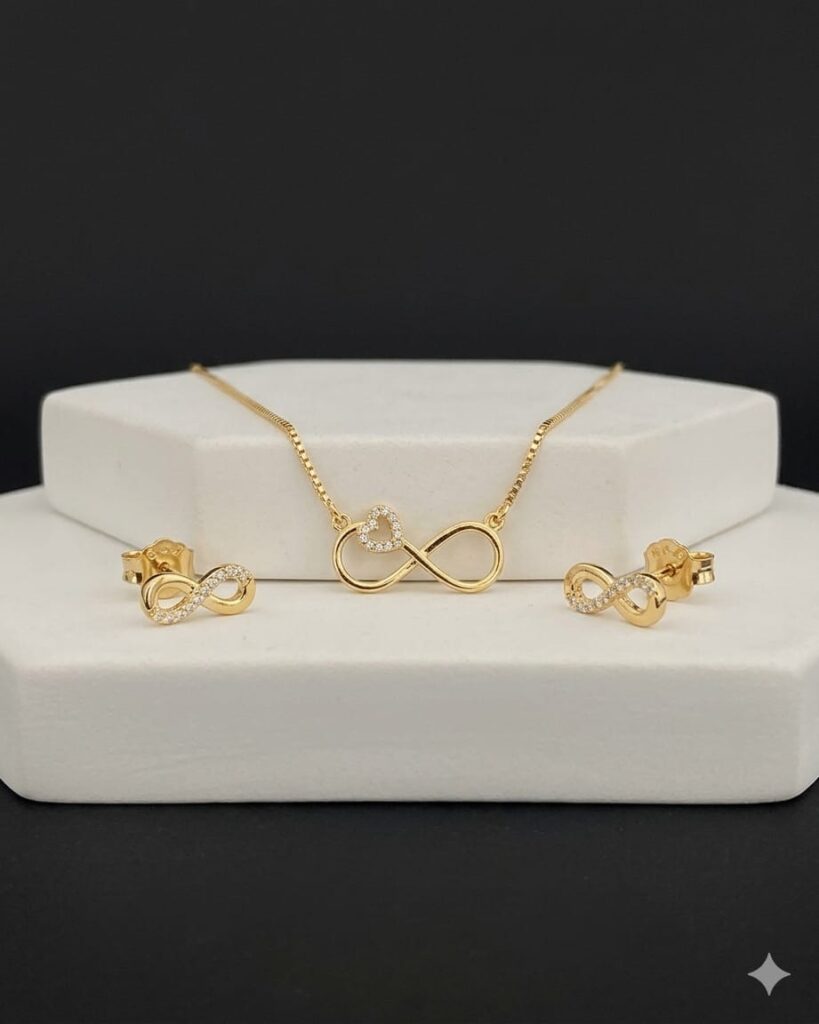 Conjunto de Colar e Brinco com Símbolo do Infinito e Zircônia no Banho de Ouro 18k
