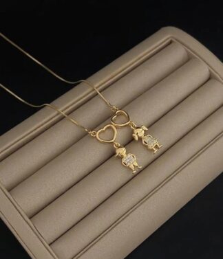 Colar Amor de Mãe: Pingente Menino e Menina com Zircônias  Banhado a Ouro 18k
