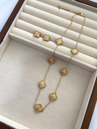 Conjunto Colar e Brinco Trevo Alhambra - Textura Guilloché em Banho de Ouro 18k