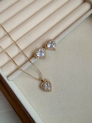 Conjunto Colar e Brinco Coração Majestoso Banhado a Ouro 18k
