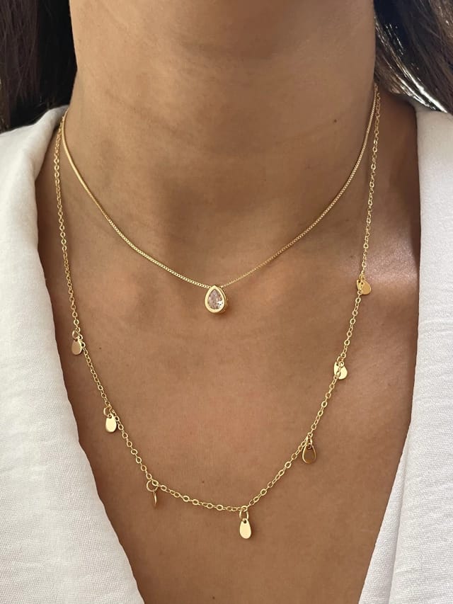 Colar Duplo Gota de Cristal e Medalhas Banho a Ouro 18k